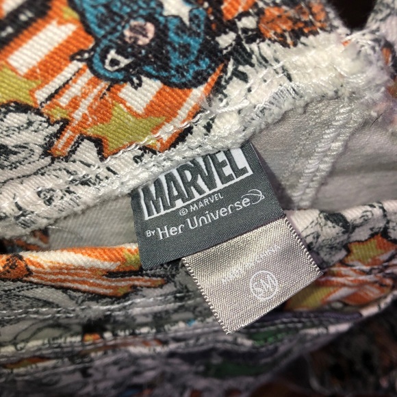 Brand New✨Woman’s Marvel Universe Overalls - Picture 6 of 6